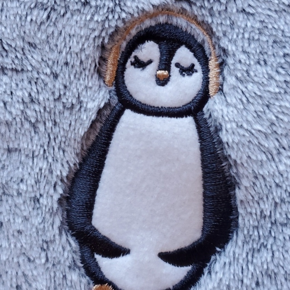 Joyspun NWT gray crop hoodie with Penguin size 0-2 XS - Picture 3 of 11